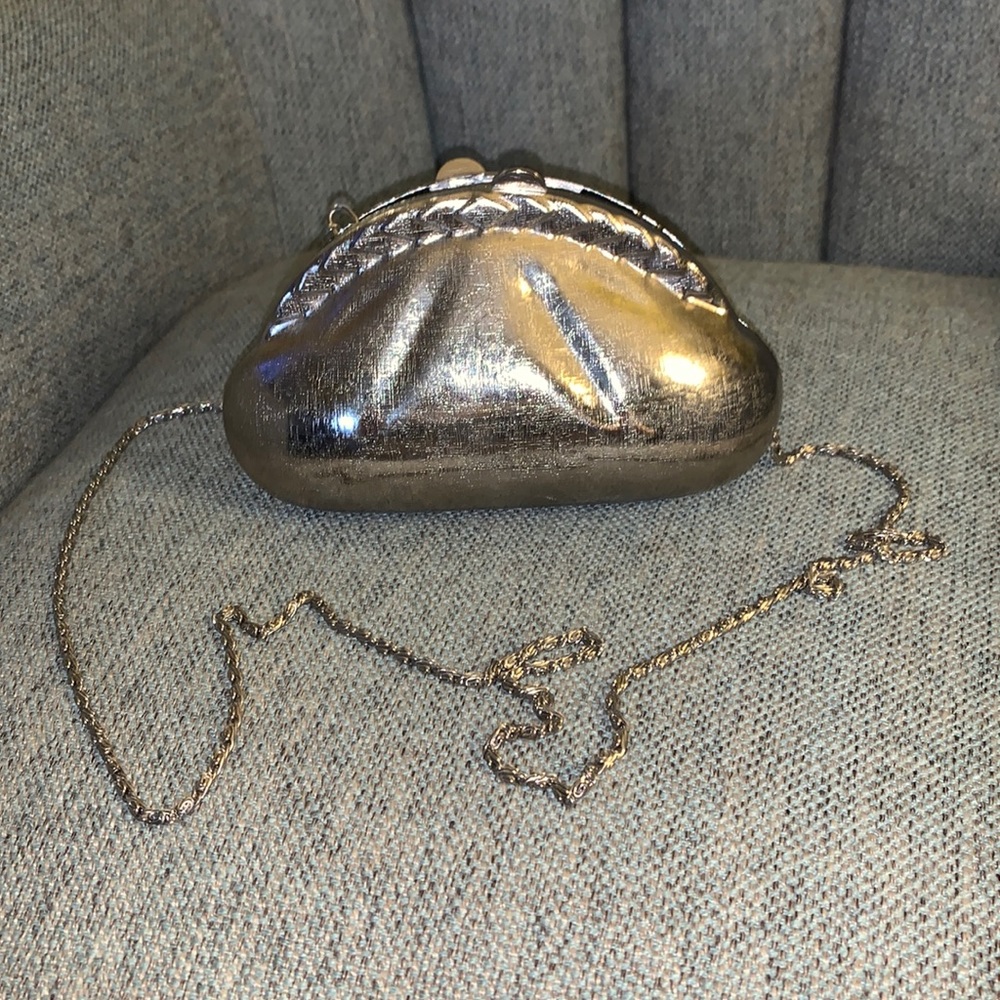 Vintage NORDSTROM Hard Shell Clam Evening Clutch